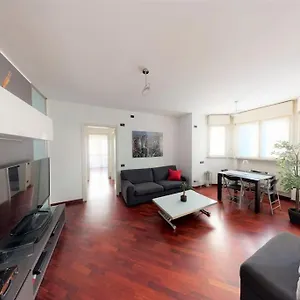 Apartment+garage Near Novegro Exhibition/linate Appartamento Segrate