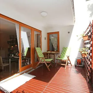Downtown Garden Isle In Urban Style-free Parking Appartamento Budapest